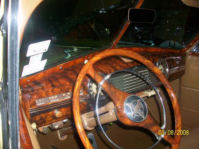 Dashboard Woodgrain Picture