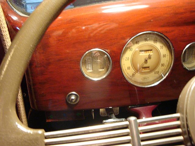 Woodgrain Dash Panel Picture